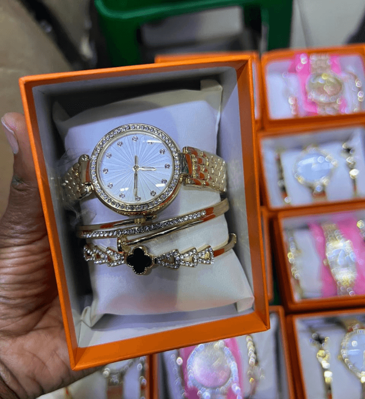 Valentine's Gift Set - 4 Pieces - Perfect for Your Loved One 1